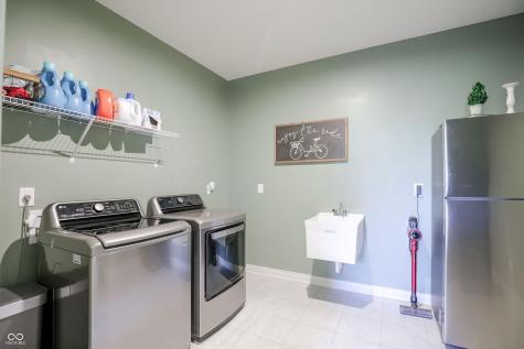 702 Whispering Oaks Drive Carmel IN 46032