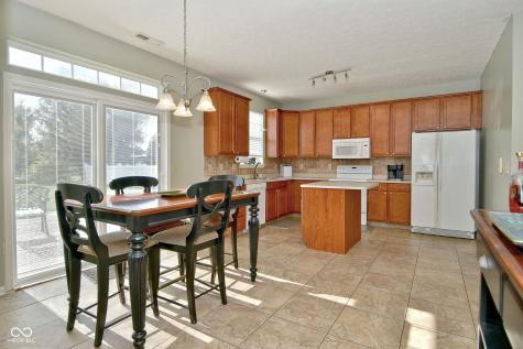 2080 Heathermor Drive Avon IN 46123
