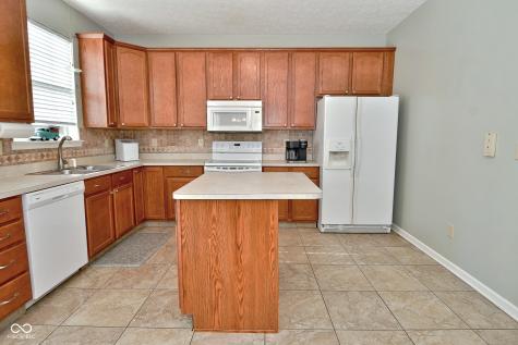 2080 Heathermor Drive Avon IN 46123