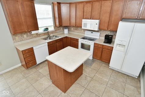 2080 Heathermor Drive Avon IN 46123