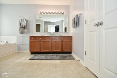 2080 Heathermor Drive Avon IN 46123