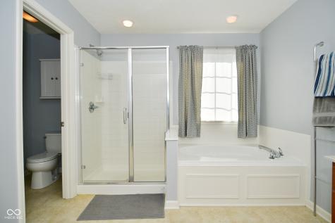 2080 Heathermor Drive Avon IN 46123