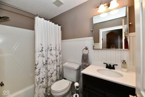 919 Amesbury Court Indianapolis IN 46217