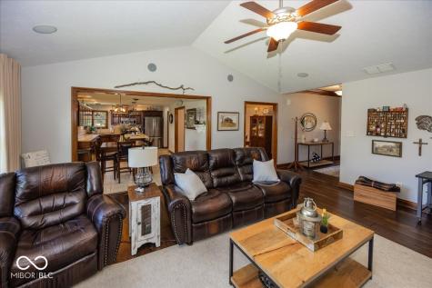 6720 Fieldstream Drive Avon IN 46123