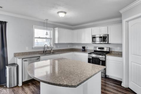 2034 Buckthorn Drive Columbus IN 47201