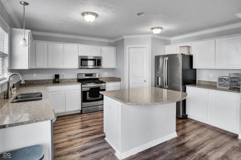 2034 Buckthorn Drive Columbus IN 47201