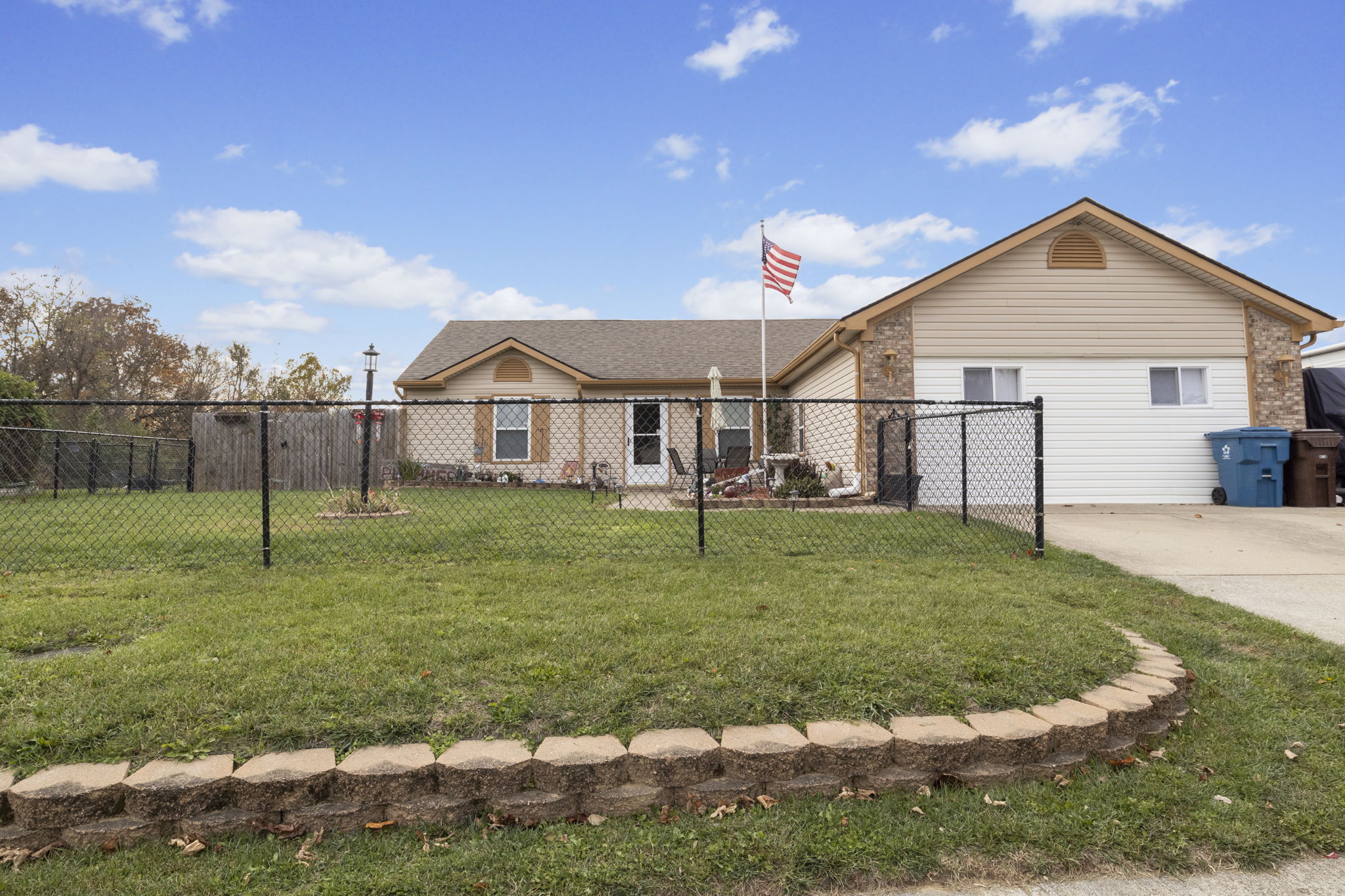 5084 Emmert Drive Indianapolis IN 46221