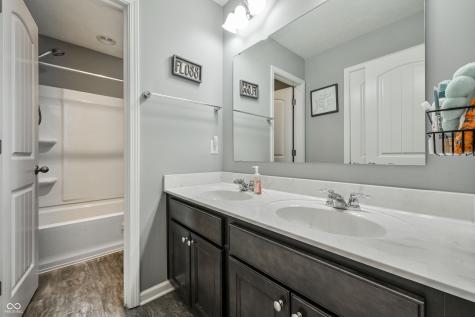 5771 Waterstone Way Whitestown IN 46075