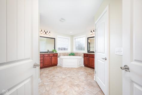 8920 Sandstone Place Zionsville IN 46077