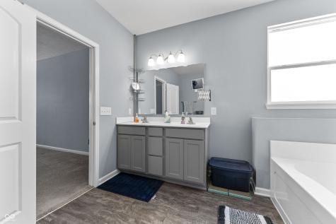 9046 Gordimer Circle Indianapolis IN 46239