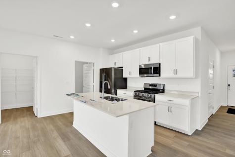 5262 Nettleton Way Avon IN 46123