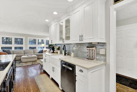 6006 Hillside Avenue W Drive Indianapolis IN 46220