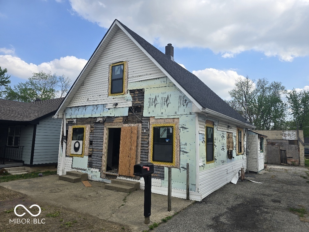 3523 E 10th Street Indianapolis IN 46201