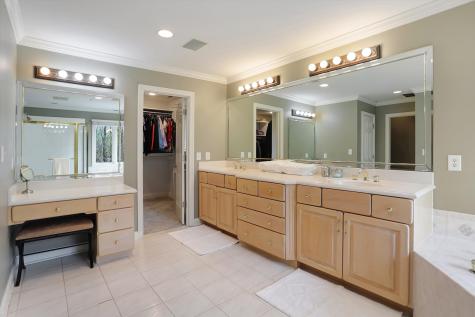 2050 Mulsanne Drive Zionsville IN 46077