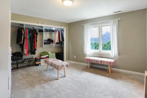 2050 Mulsanne Drive Zionsville IN 46077