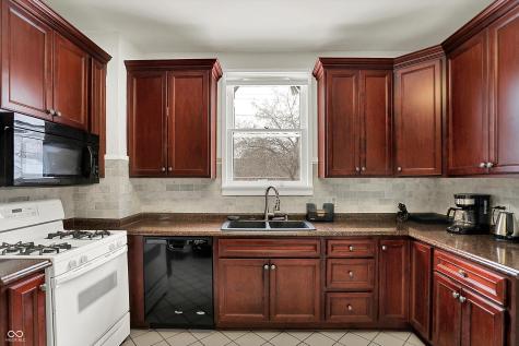 1112 S 10th Street Noblesville IN 46060