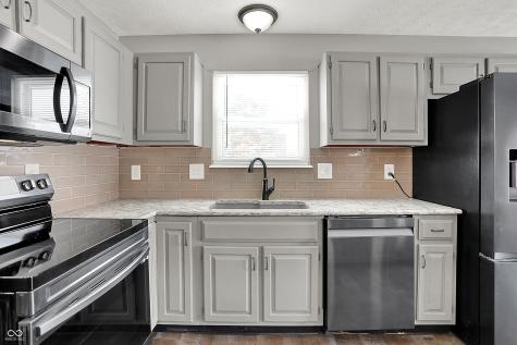 7929 Meadow Bend Circle Indianapolis IN 46259