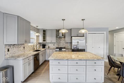 422 Sanders Street Indianapolis IN 46225