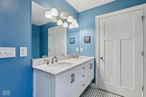422 Sanders Street Indianapolis IN 46225