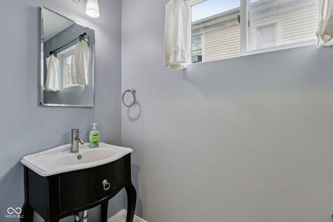 422 Sanders Street Indianapolis IN 46225