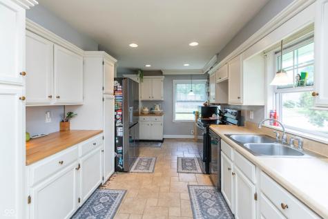 901 North Drive Seymour IN 47274