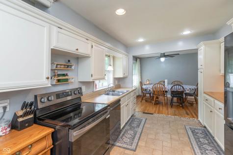 901 North Drive Seymour IN 47274