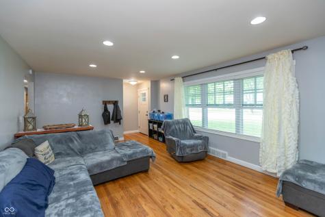 901 North Drive Seymour IN 47274