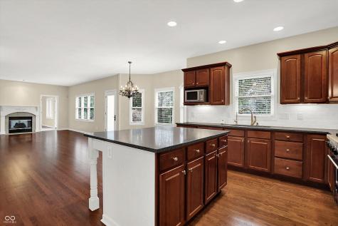 4694 Austin Trace Zionsville IN 46077