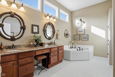 4694 Austin Trace Zionsville IN 46077