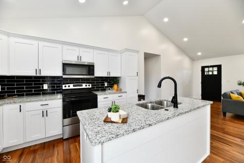 1018 N 18th Street Elwood IN 46036
