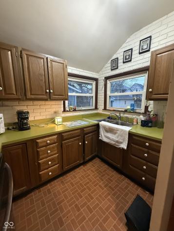 1205 S 8th Street Terre Haute IN 47802