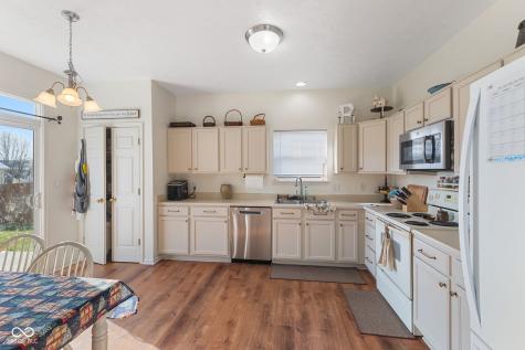 729 W Harriman Avenue Bargersville IN 46106