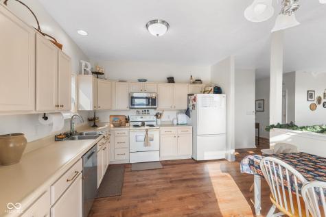 729 W Harriman Avenue Bargersville IN 46106