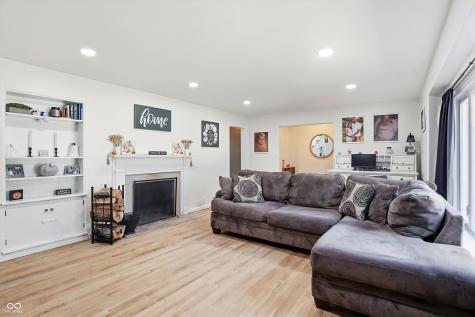 3905 Shelbyville Road Indianapolis IN 46237