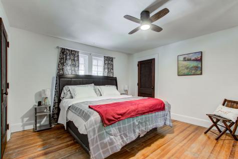 18 N Hawthorne Lane Indianapolis IN 46219