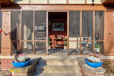 18 N Hawthorne Lane Indianapolis IN 46219