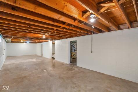 2215 Albany Street Beech Grove IN 46107