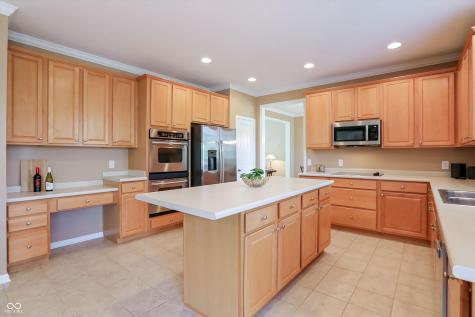 6834 Woodhaven Place Zionsville IN 46077