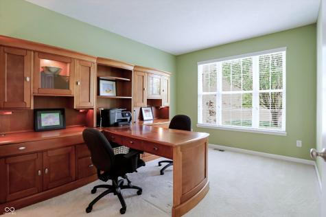 6834 Woodhaven Place Zionsville IN 46077