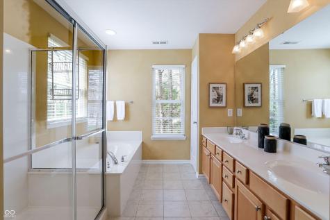 6834 Woodhaven Place Zionsville IN 46077