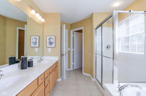 6834 Woodhaven Place Zionsville IN 46077