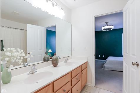 6834 Woodhaven Place Zionsville IN 46077