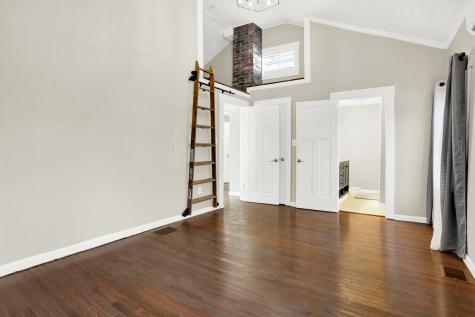 1702 E 72nd Street Indianapolis IN 46240