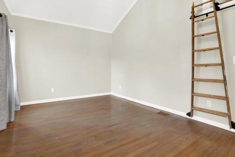 1702 E 72nd Street Indianapolis IN 46240