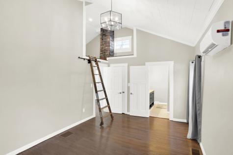 1702 E 72nd Street Indianapolis IN 46240