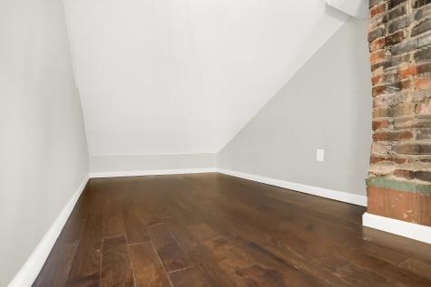 1702 E 72nd Street Indianapolis IN 46240