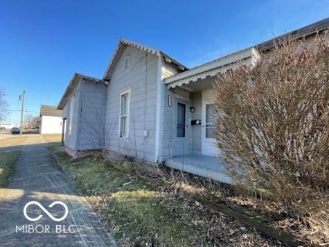 1331 Sycamore Street Columbus IN 47201