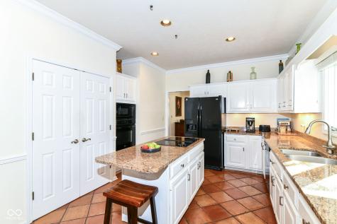 7181 Knollvalley Lane Indianapolis IN 46256
