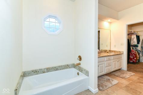 7181 Knollvalley Lane Indianapolis IN 46256