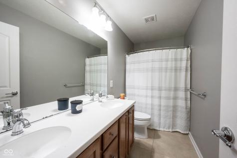 9245 Windrift Way Zionsville IN 46077